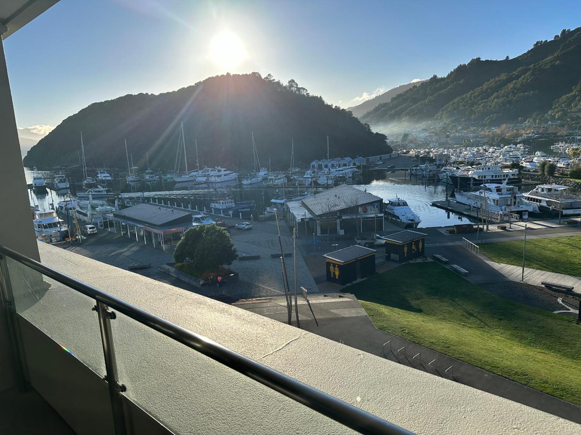Picton Waterfront Apartments Exteriör bild