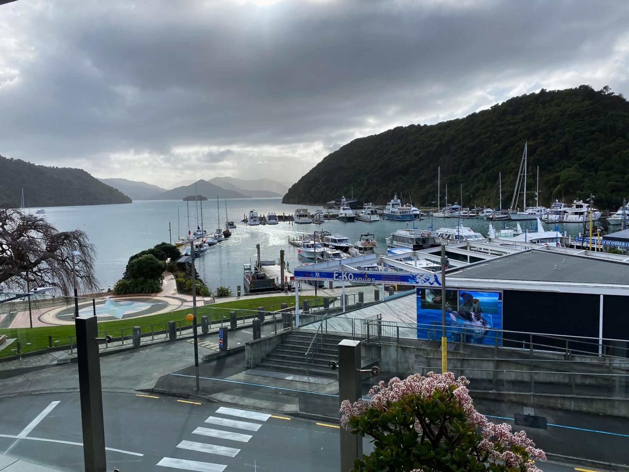Picton Waterfront Apartments Exteriör bild