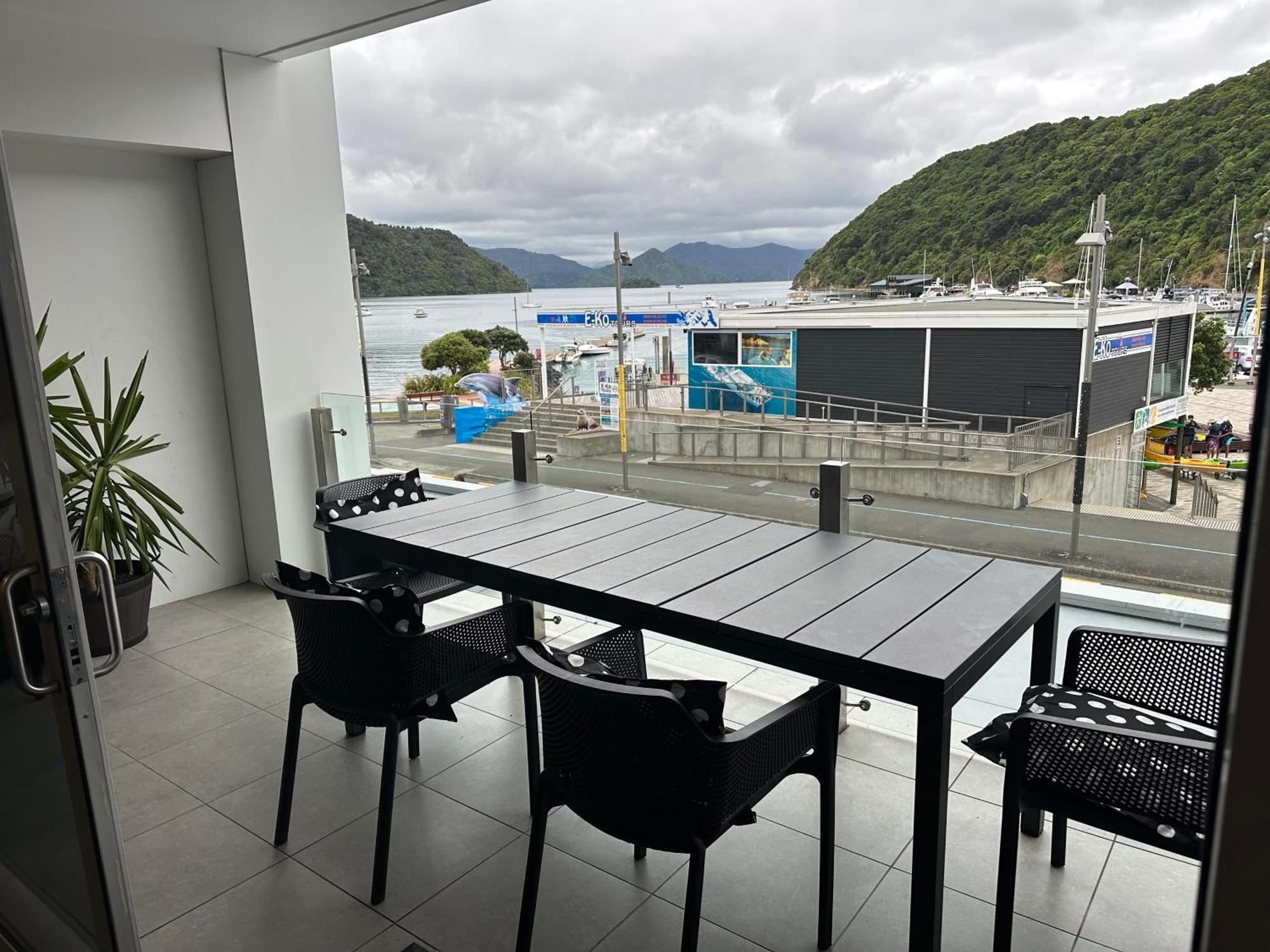Picton Waterfront Apartments Exteriör bild