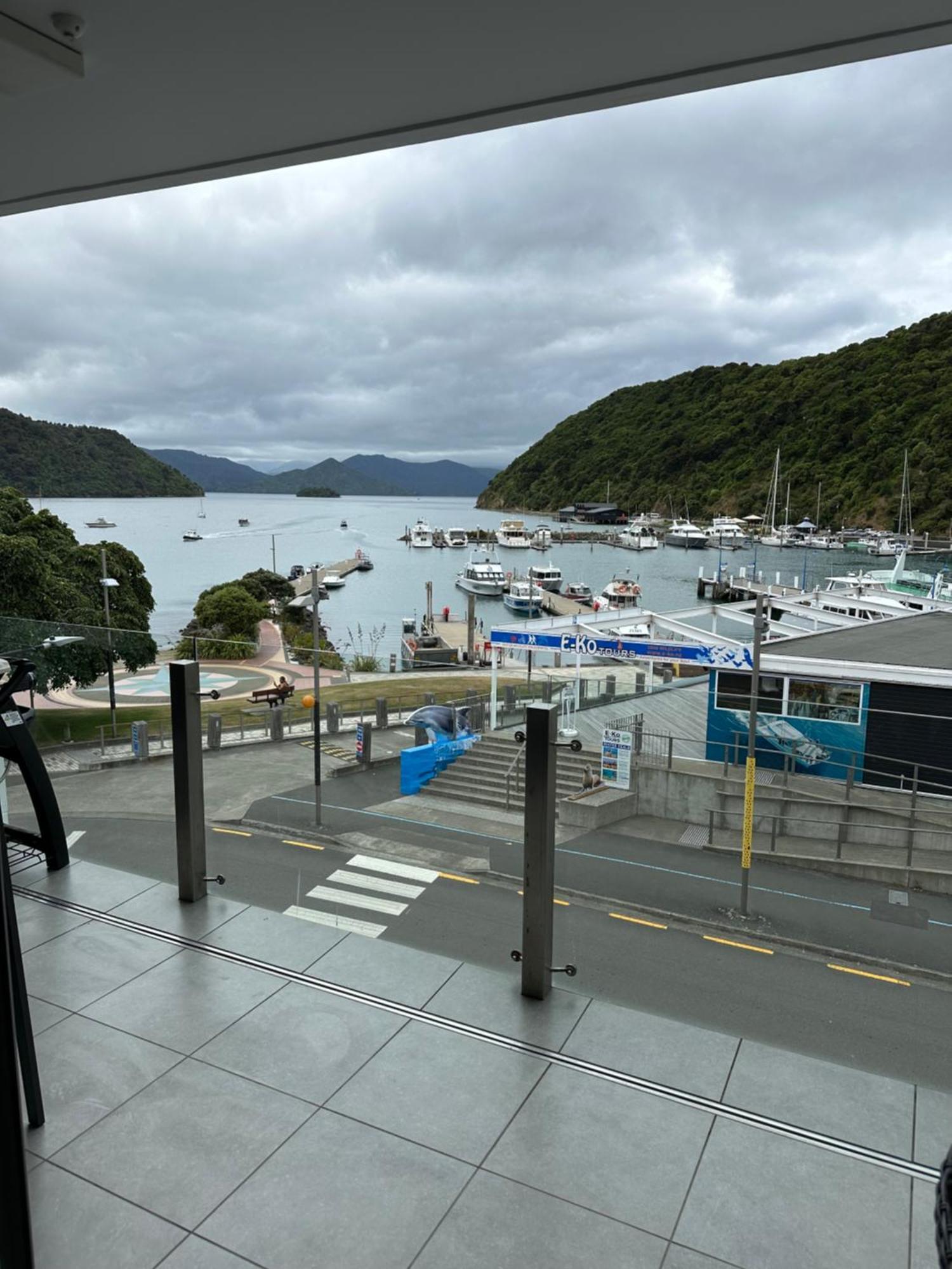 Picton Waterfront Apartments Exteriör bild